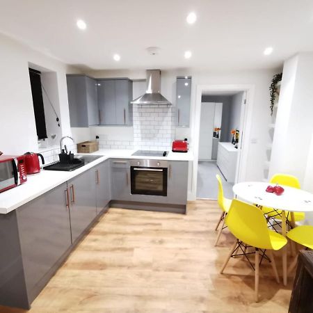 4 Sleeps And Travel Cot- Close To Beach And Restaurants Bournemouth Eksteriør bilde