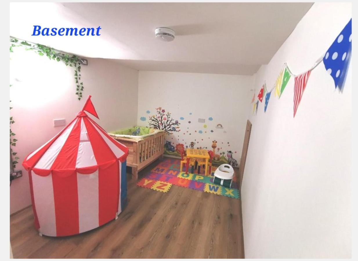 4 Sleeps And Travel Cot- Close To Beach And Restaurants Bournemouth Eksteriør bilde