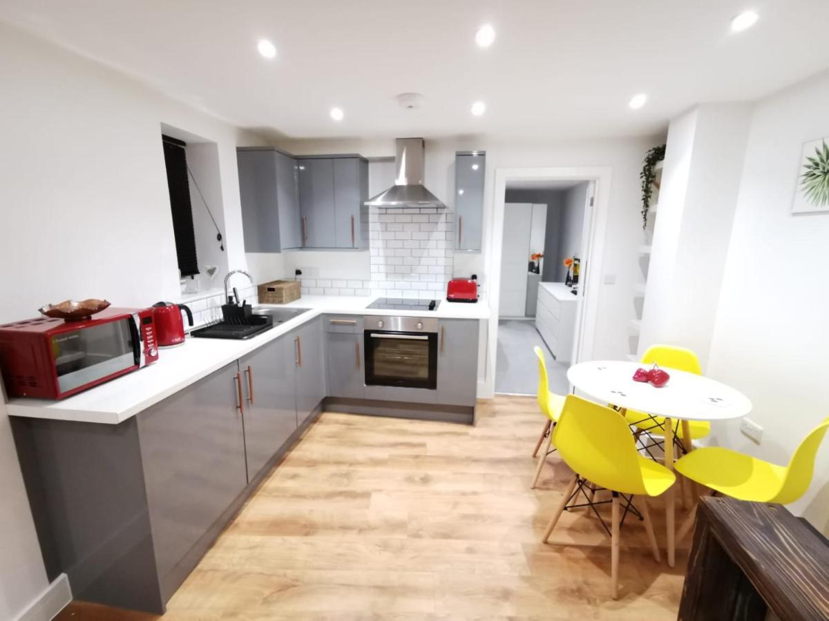 4 Sleeps And Travel Cot- Close To Beach And Restaurants Bournemouth Eksteriør bilde