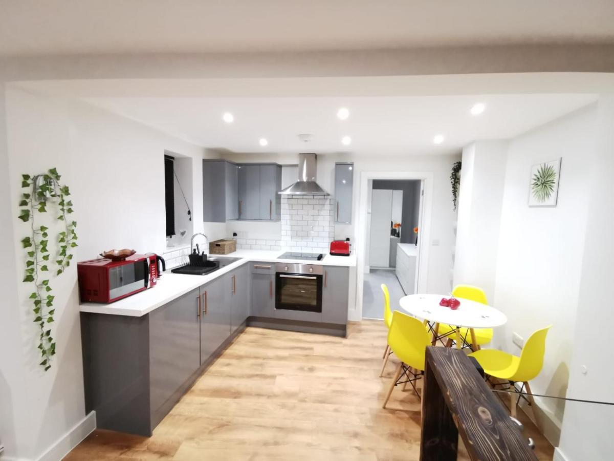 4 Sleeps And Travel Cot- Close To Beach And Restaurants Bournemouth Eksteriør bilde